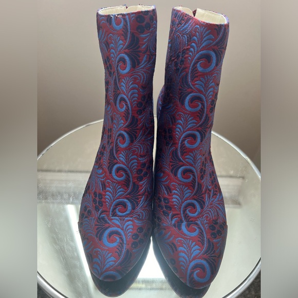 NWOT! These 1901 boots are a showstopper with this print and a size  7.5. - Picture 2 of 6